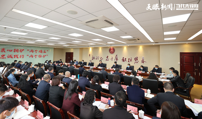 WEN_5866---李炳军与威廉希尔足球官网师生代表座谈，深入交流学习党的二十大精神体会。闻双摄_副本.jpg